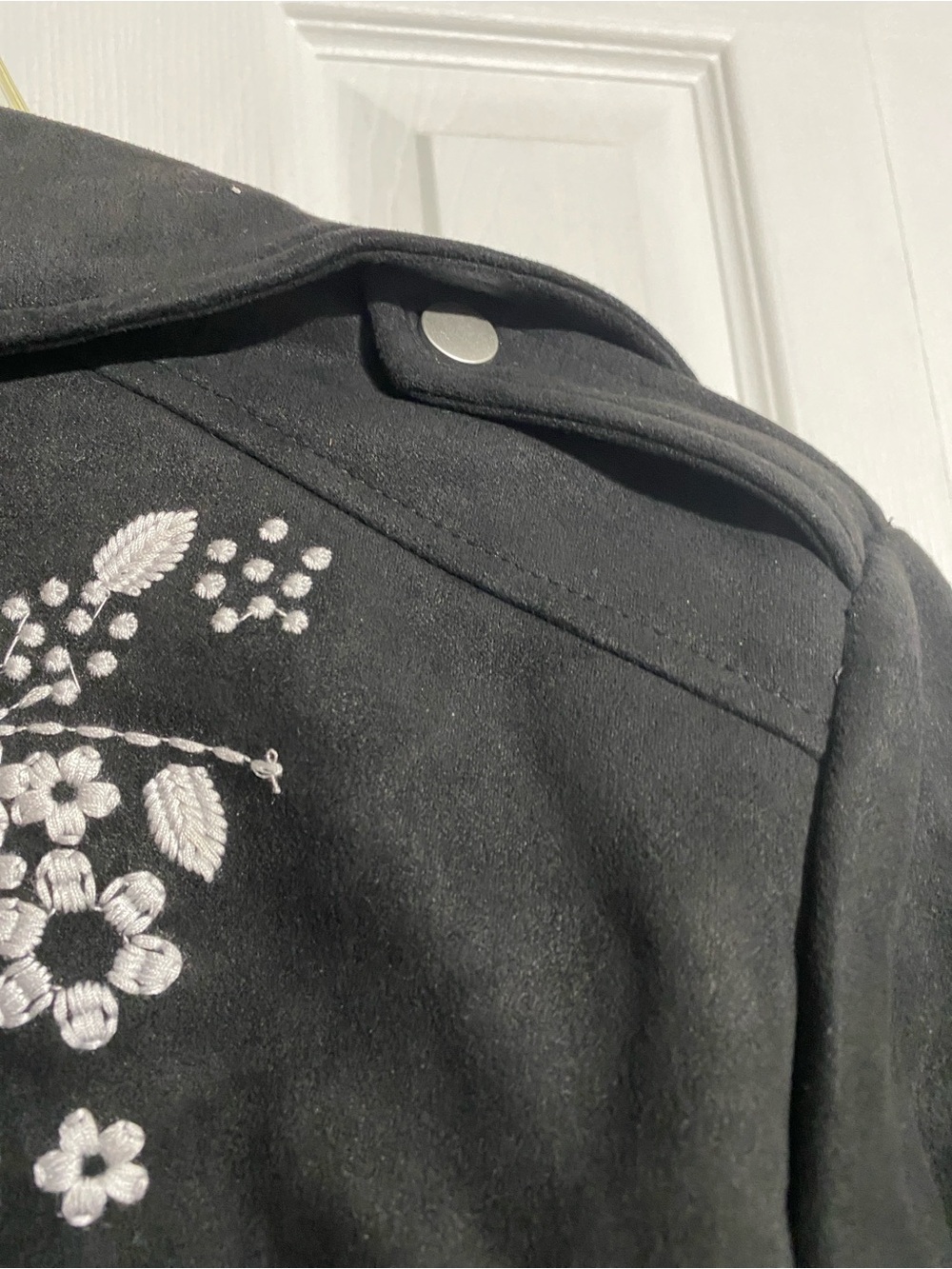 PAPARAZZI black embroidered floral NWT coat jacket size LARGE - Picture 8 of 14